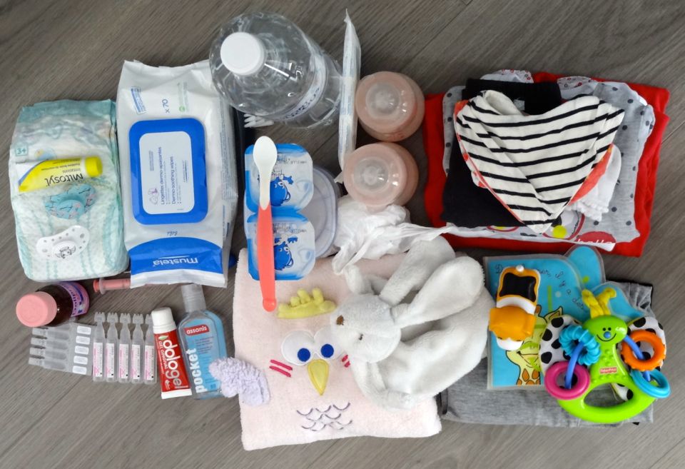 partir en avion avec bébé