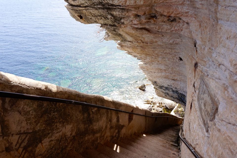 visiter bonifacio escalier aragon