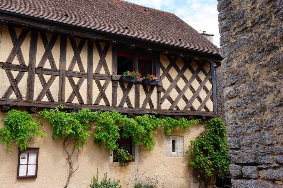 Visiter le village et le chateau de Chateauneuf