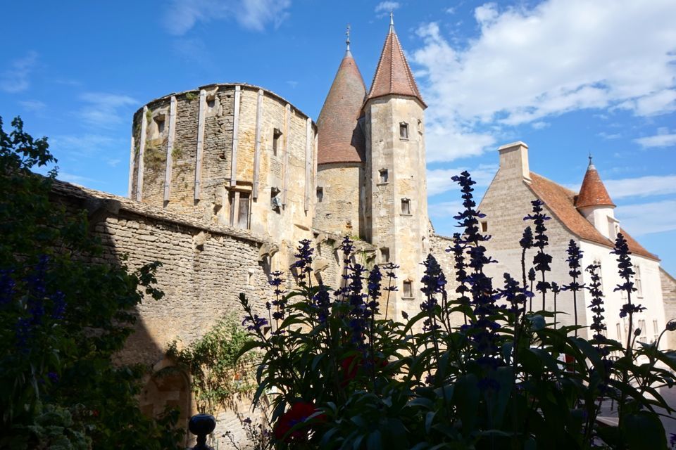 Visiter le village et le chateau de Chateauneuf
