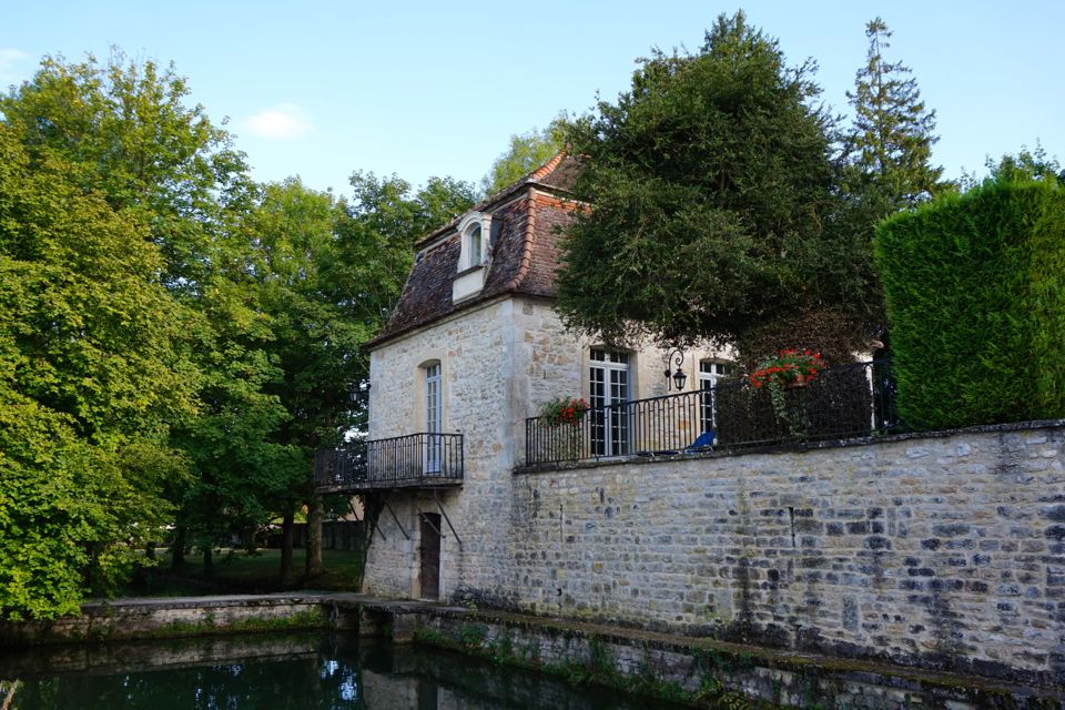 Chateau de Gilly, Bourgogne