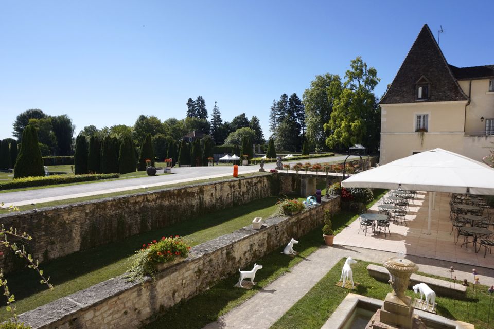 Chateau de Gilly, Bourgogne