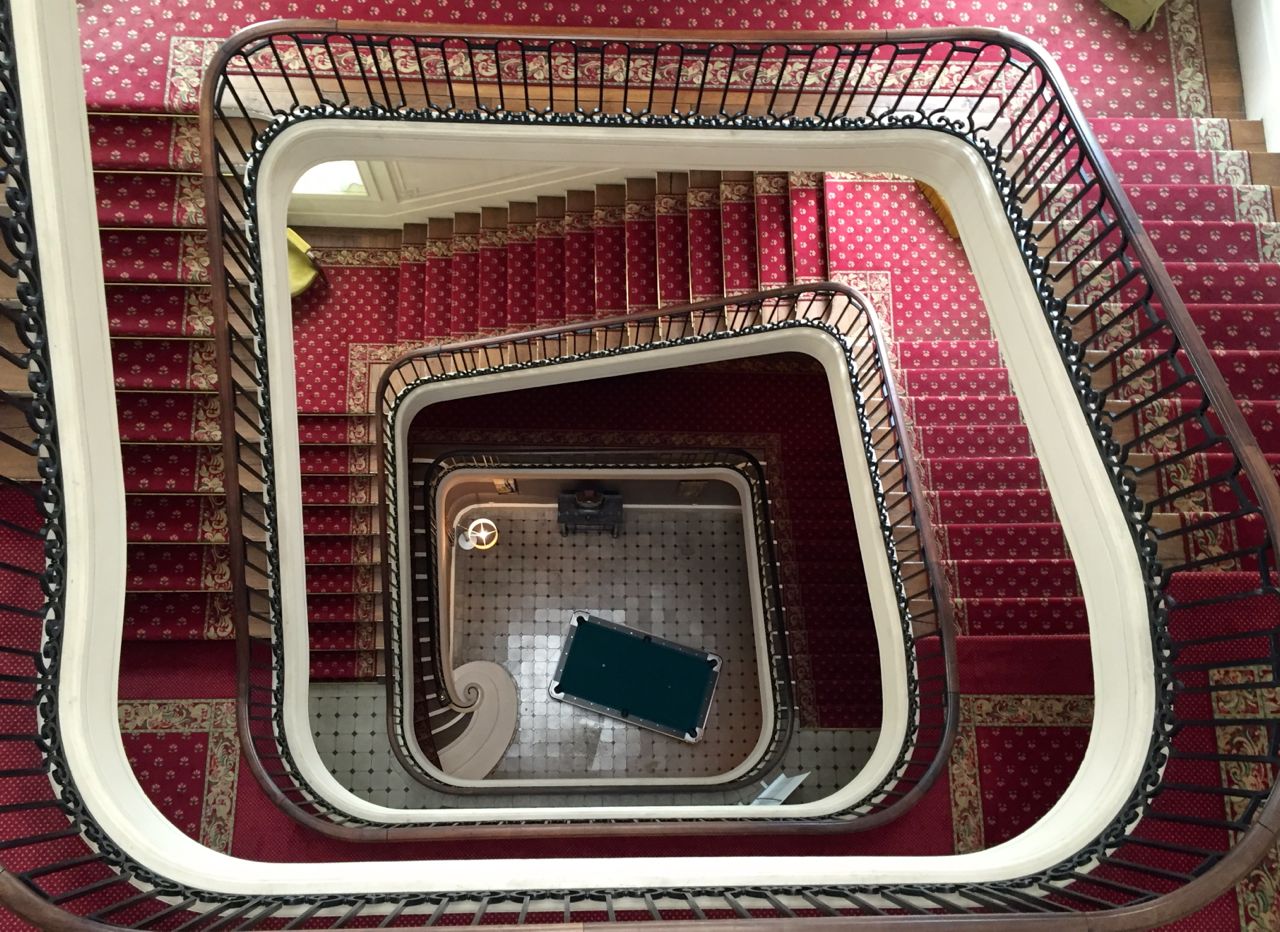 hotel_cosmos_escalier