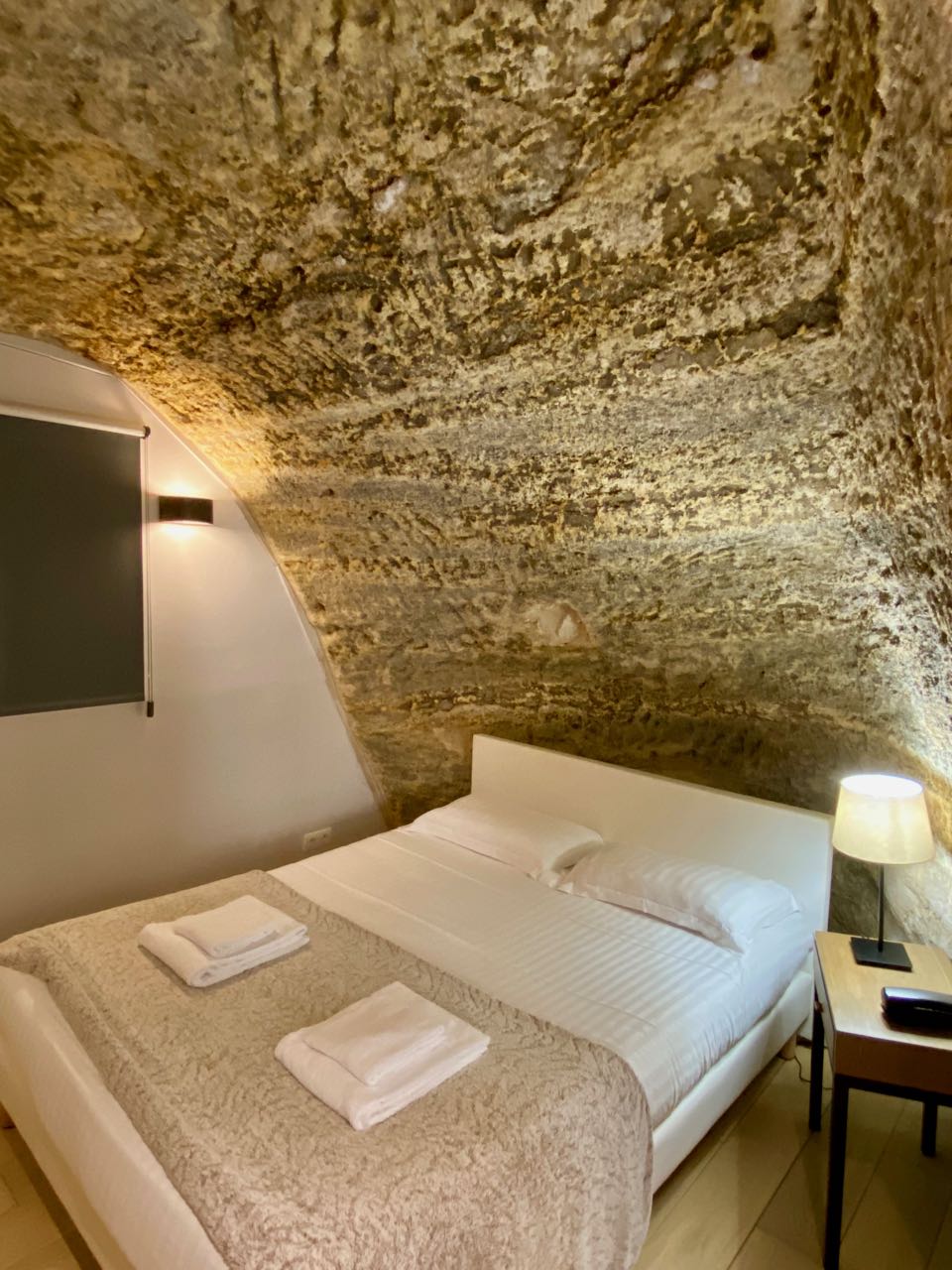 hotel troglodyte saumur