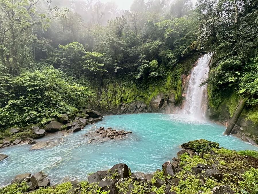 rio celeste costa rica