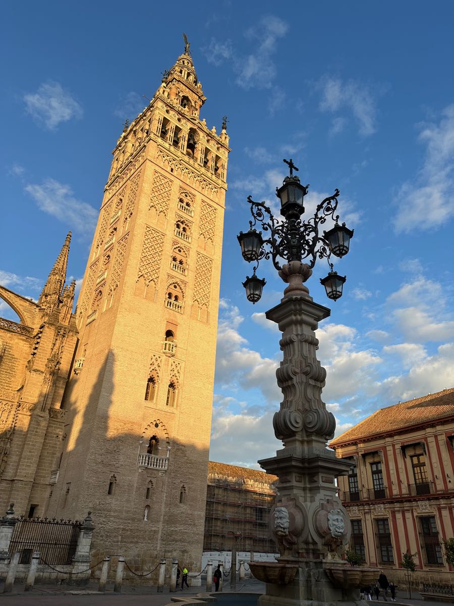 giralda seville en famille