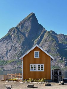 olstind cabin