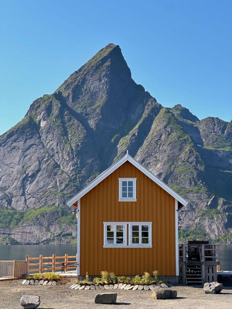 olstind cabin